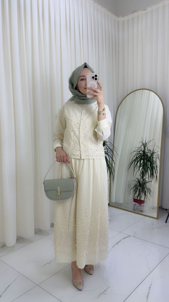 Yaprak Detaylı Bej İkili Takım