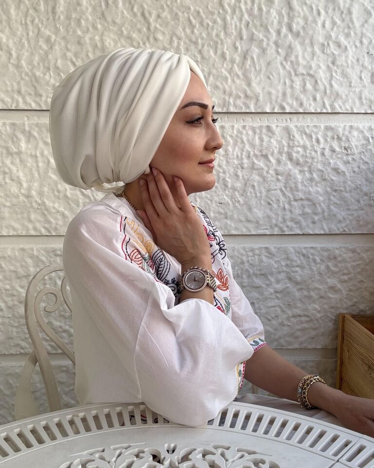 Burgu Detaylı Hazır Tül Bone – Ekru