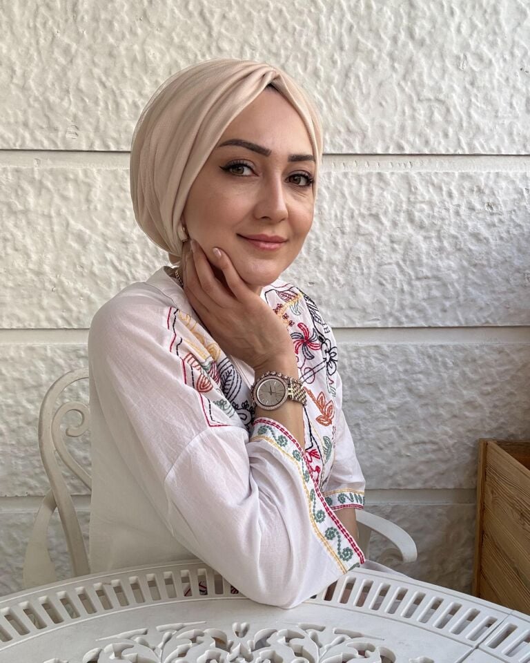 Burgu Detaylı Hazır Tül Bone - Taş