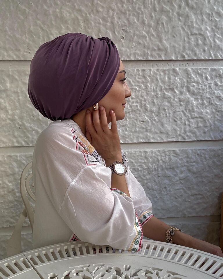 Burgu Detaylı Hazır Bone – Mor