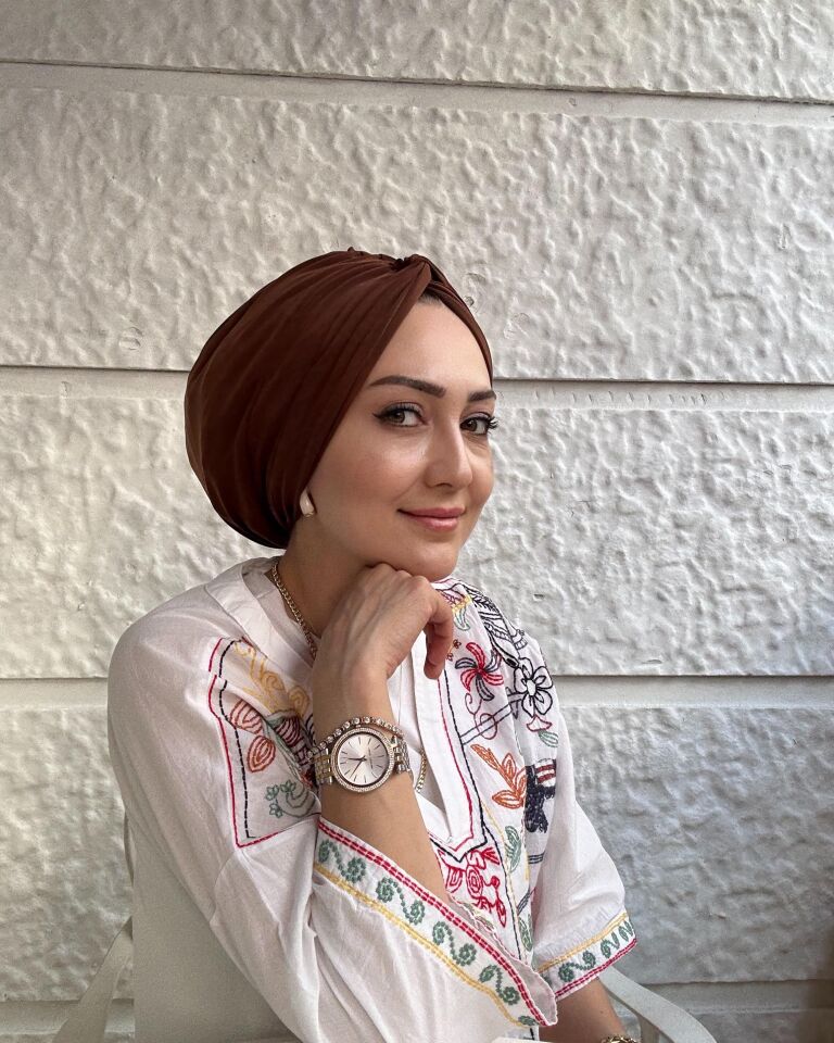 Burgu Detaylı Hazır Bone – Çikolata Kahve