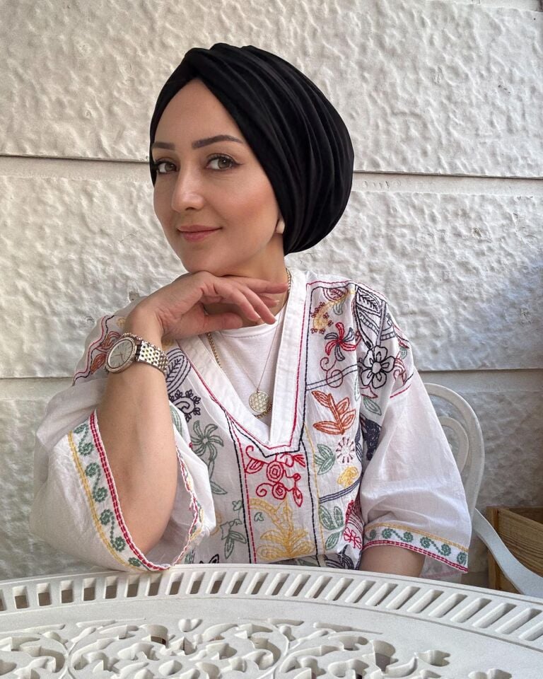 Burgu Detaylı Hazır Bone – Siyah