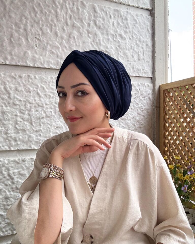 Burgu Detaylı Hazır Bone – Lacivert