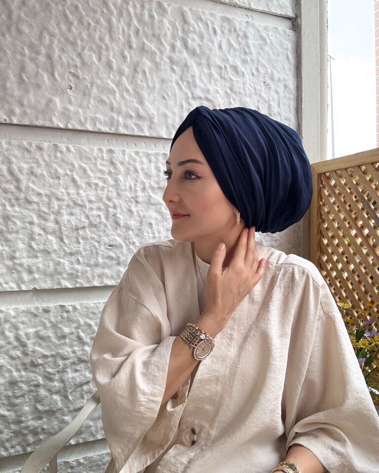 Burgu Detaylı Hazır Bone – Lacivert