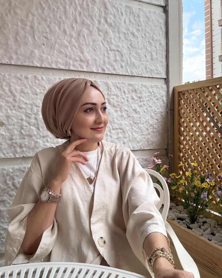 Burgu Detaylı Hazır Tül Bone - Karamel