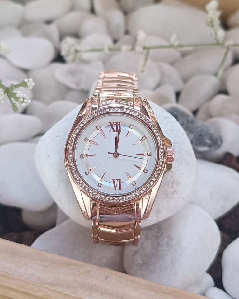 Rose Aura Saat