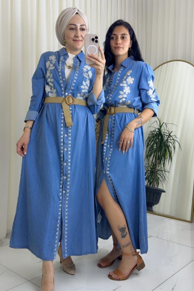 Kot İşlemeli Elbise