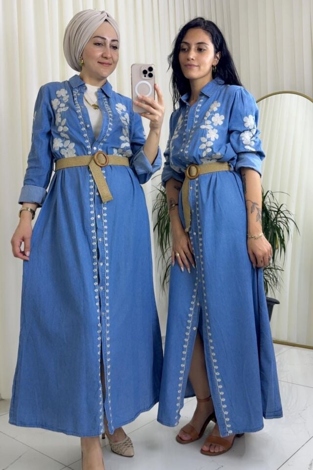 Kot İşlemeli Elbise