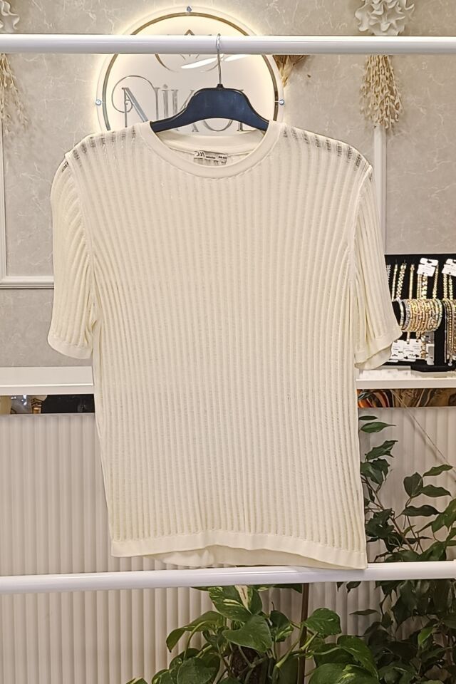 Kısa Kollu Fitilli Bluz