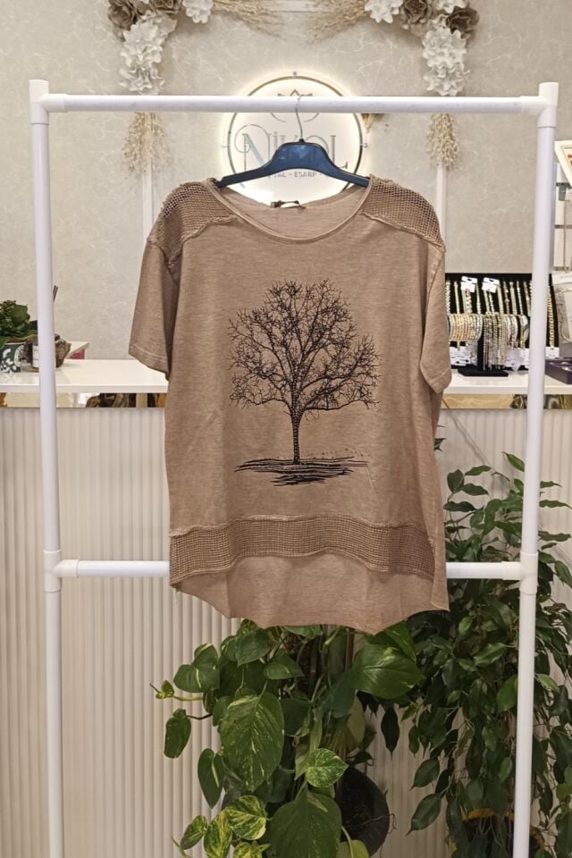 Ağaç Desenli Tişört