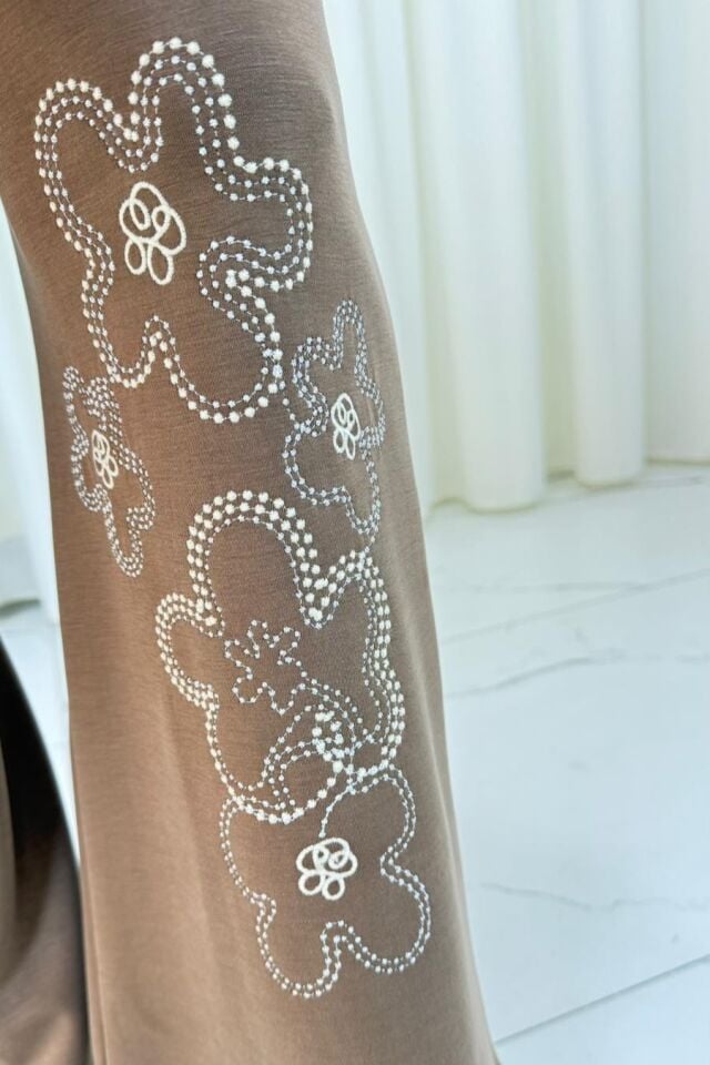 Çiçek İşlemeli İkili Takım - Kahverengi